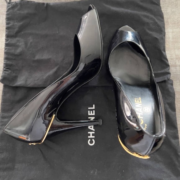Chanel black patent leather peep toe pumps - Picture 4 of 7